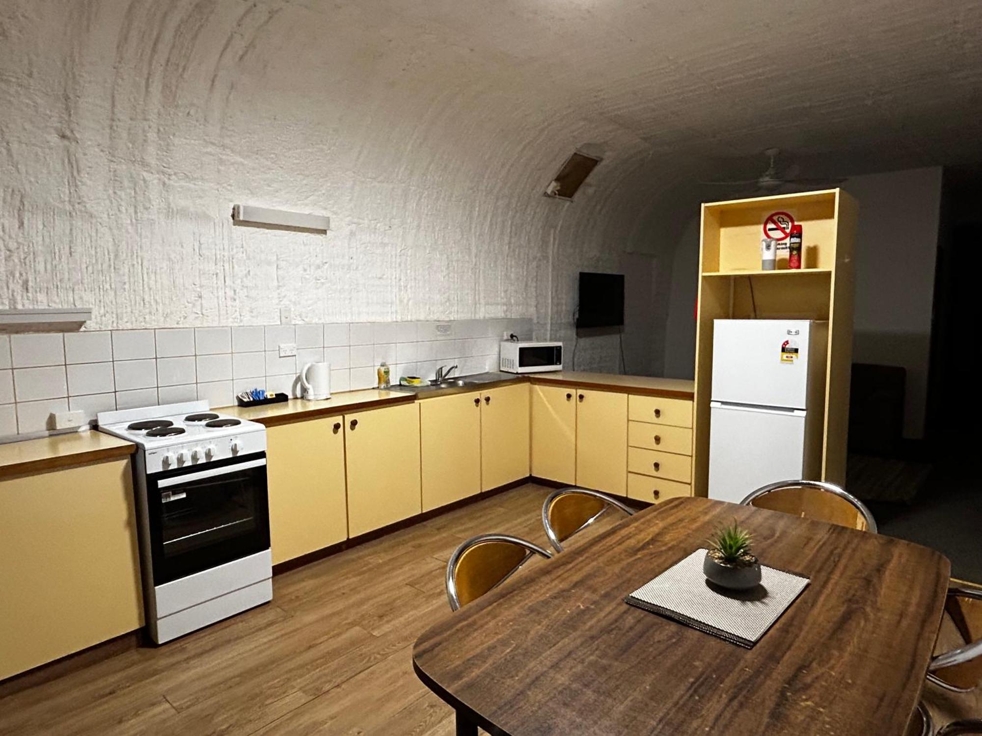 Desert View Apartments Coober Pedy Exterior photo
